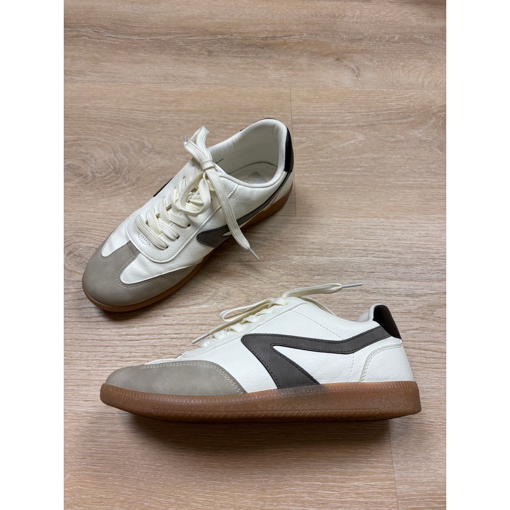 DV Dolce Vita Quantum White Grey Gum Retro Low Top Sneakers Womens 8